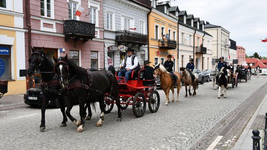 Majowa parada koni w Krasnymstawie. Dzień pełen atrakcji  [GALERIA ZDJĘĆ]