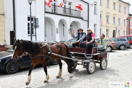 Majowa parada koni w Krasnymstawie. Dzień pełen atrakcji  [GALERIA ZDJĘĆ]