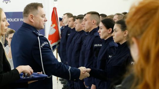 43 nowych policjantów zasiliło lubelski garnizon policji [GALERIA ZDJĘĆ]