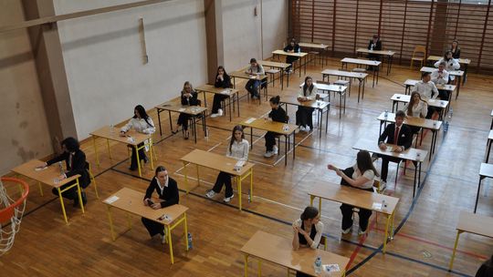 Maturzyści z I Liceum Ogólnokształcącego w Chełmie rozpoczęli egzamin dojrzałości [GALERIA ZDJĘĆ]