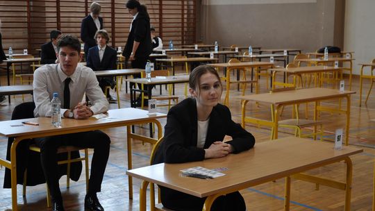 Maturzyści z I Liceum Ogólnokształcącego w Chełmie rozpoczęli egzamin dojrzałości [GALERIA ZDJĘĆ]