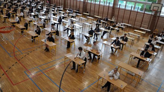 Maturzyści z I Liceum Ogólnokształcącego w Chełmie rozpoczęli egzamin dojrzałości [GALERIA ZDJĘĆ]