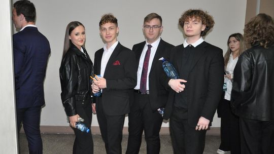 Maturzyści z I Liceum Ogólnokształcącego w Chełmie rozpoczęli egzamin dojrzałości [GALERIA ZDJĘĆ]