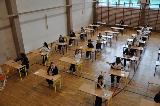 Maturzyści z I Liceum Ogólnokształcącego w Chełmie rozpoczęli egzamin dojrzałości [GALERIA ZDJĘĆ]