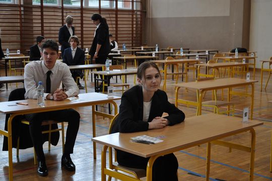 Maturzyści z I Liceum Ogólnokształcącego w Chełmie rozpoczęli egzamin dojrzałości [GALERIA ZDJĘĆ]