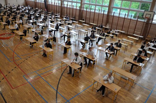 Maturzyści z I Liceum Ogólnokształcącego w Chełmie rozpoczęli egzamin dojrzałości [GALERIA ZDJĘĆ]