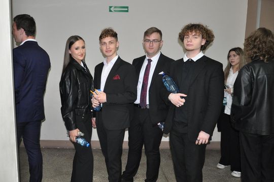 Maturzyści z I Liceum Ogólnokształcącego w Chełmie rozpoczęli egzamin dojrzałości [GALERIA ZDJĘĆ]