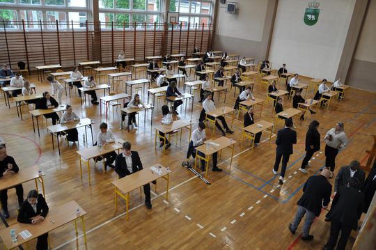 Maturzyści z I Liceum Ogólnokształcącego w Chełmie rozpoczęli egzamin dojrzałości [GALERIA ZDJĘĆ]