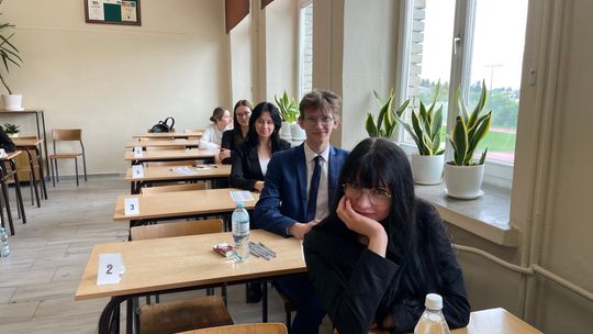 Maturzyści z II Liceum Ogólnokształcącego w Chełmie zmagali się z egzaminem dojrzałości [GALERIA ZDJĘĆ]