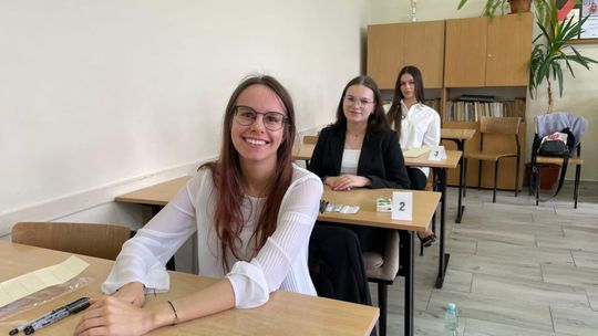 Maturzyści z II Liceum Ogólnokształcącego w Chełmie zmagali się z egzaminem dojrzałości [GALERIA ZDJĘĆ]