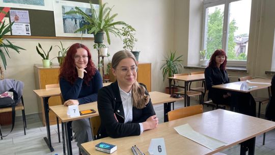 Maturzyści z II Liceum Ogólnokształcącego w Chełmie zmagali się z egzaminem dojrzałości [GALERIA ZDJĘĆ]