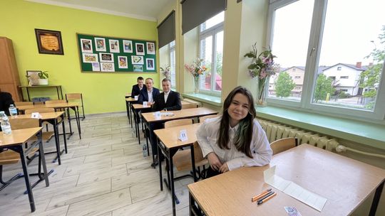 Maturzyści z II Liceum Ogólnokształcącego w Chełmie zmagali się z egzaminem dojrzałości [GALERIA ZDJĘĆ]