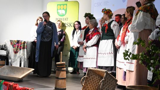 Powiatowe eliminacje Przeglądu Zespołów Śpiewaczych, Kapel i Śpiewaków Ludowych w Pawłowie [GALERIA ZDJĘĆ]