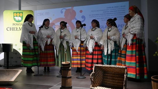 Powiatowe eliminacje Przeglądu Zespołów Śpiewaczych, Kapel i Śpiewaków Ludowych w Pawłowie [GALERIA ZDJĘĆ]