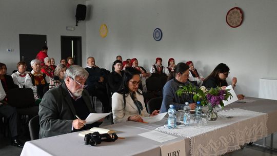 Powiatowe eliminacje Przeglądu Zespołów Śpiewaczych, Kapel i Śpiewaków Ludowych w Pawłowie [GALERIA ZDJĘĆ]