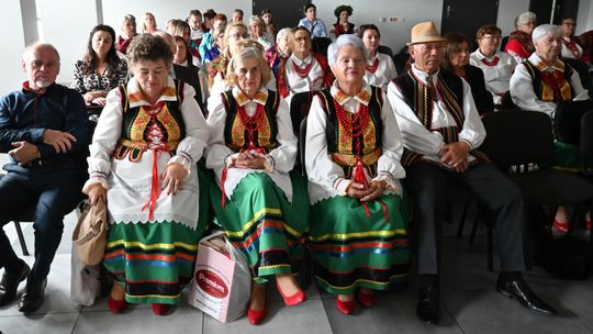 Powiatowe eliminacje Przeglądu Zespołów Śpiewaczych, Kapel i Śpiewaków Ludowych w Pawłowie [GALERIA ZDJĘĆ]