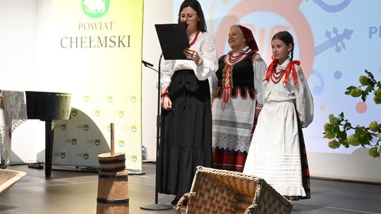 Powiatowe eliminacje Przeglądu Zespołów Śpiewaczych, Kapel i Śpiewaków Ludowych w Pawłowie [GALERIA ZDJĘĆ]