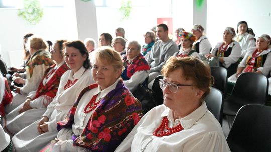 Powiatowe eliminacje Przeglądu Zespołów Śpiewaczych, Kapel i Śpiewaków Ludowych w Pawłowie [GALERIA ZDJĘĆ]
