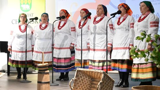 Powiatowe eliminacje Przeglądu Zespołów Śpiewaczych, Kapel i Śpiewaków Ludowych w Pawłowie [GALERIA ZDJĘĆ]
