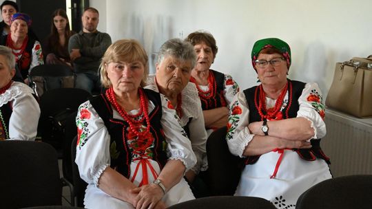 Powiatowe eliminacje Przeglądu Zespołów Śpiewaczych, Kapel i Śpiewaków Ludowych w Pawłowie [GALERIA ZDJĘĆ]