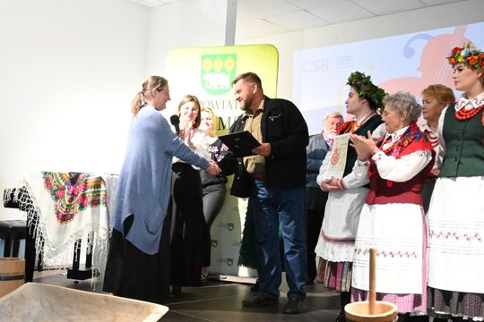 Powiatowe eliminacje Przeglądu Zespołów Śpiewaczych, Kapel i Śpiewaków Ludowych w Pawłowie [GALERIA ZDJĘĆ]