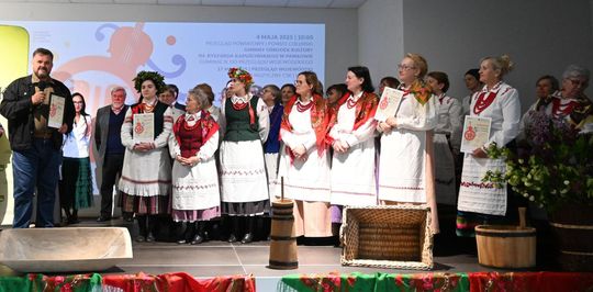 Powiatowe eliminacje Przeglądu Zespołów Śpiewaczych, Kapel i Śpiewaków Ludowych w Pawłowie [GALERIA ZDJĘĆ]