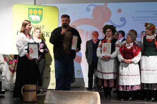 Powiatowe eliminacje Przeglądu Zespołów Śpiewaczych, Kapel i Śpiewaków Ludowych w Pawłowie [GALERIA ZDJĘĆ]