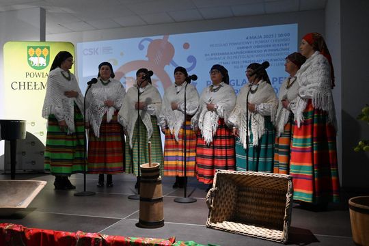 Powiatowe eliminacje Przeglądu Zespołów Śpiewaczych, Kapel i Śpiewaków Ludowych w Pawłowie [GALERIA ZDJĘĆ]