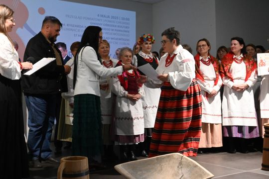 Powiatowe eliminacje Przeglądu Zespołów Śpiewaczych, Kapel i Śpiewaków Ludowych w Pawłowie [GALERIA ZDJĘĆ]