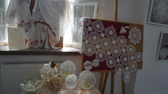 Prezentację twórczości "Ludzi z Pasją Miasta i Gminy Izbica" [GALERIA ZDJĘĆ]