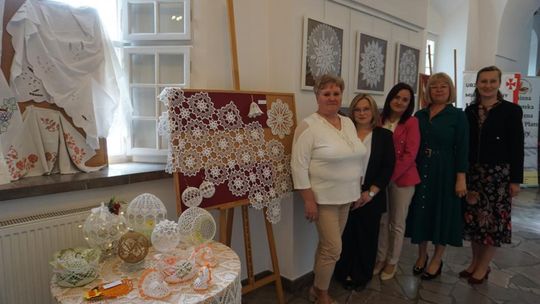 Prezentację twórczości "Ludzi z Pasją Miasta i Gminy Izbica" [GALERIA ZDJĘĆ]