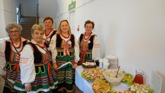 Prezentację twórczości "Ludzi z Pasją Miasta i Gminy Izbica" [GALERIA ZDJĘĆ]