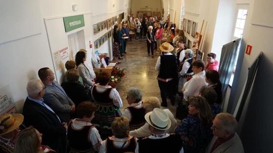 Prezentację twórczości "Ludzi z Pasją Miasta i Gminy Izbica" [GALERIA ZDJĘĆ]