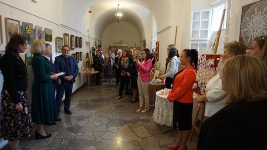 Prezentację twórczości "Ludzi z Pasją Miasta i Gminy Izbica" [GALERIA ZDJĘĆ]