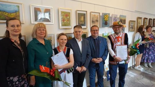 Prezentację twórczości "Ludzi z Pasją Miasta i Gminy Izbica" [GALERIA ZDJĘĆ]