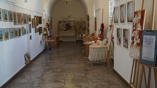 Prezentację twórczości "Ludzi z Pasją Miasta i Gminy Izbica" [GALERIA ZDJĘĆ]