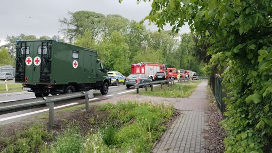 Zderzenie dwóch aut w Izbicy na ul. Lubelskiej. Jedna osoba zabrana LPR do szpitala [ZDJĘCIA]