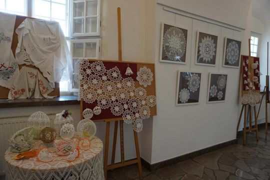 Prezentację twórczości "Ludzi z Pasją Miasta i Gminy Izbica" [GALERIA ZDJĘĆ]