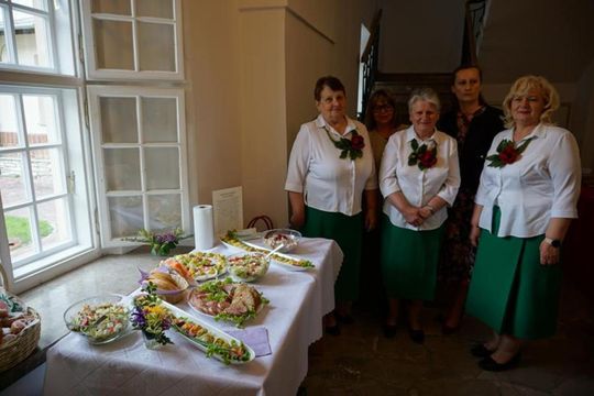 Prezentację twórczości "Ludzi z Pasją Miasta i Gminy Izbica" [GALERIA ZDJĘĆ]