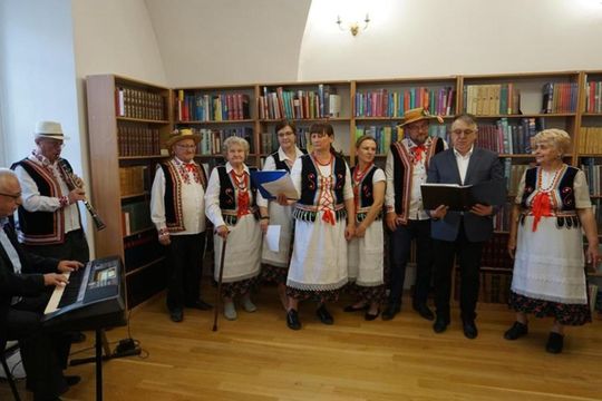 Prezentację twórczości "Ludzi z Pasją Miasta i Gminy Izbica" [GALERIA ZDJĘĆ]