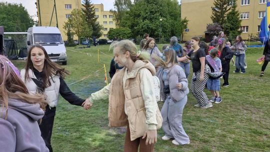 Radosna niedziela! Spotkanie z dinozaurem i Dzień Kolorów w Chełmie [GALERIA ZDJĘĆ]