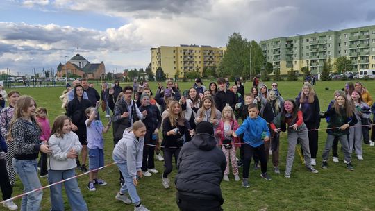 Radosna niedziela! Spotkanie z dinozaurem i Dzień Kolorów w Chełmie [GALERIA ZDJĘĆ]