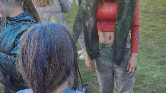 Radosna niedziela! Spotkanie z dinozaurem i Dzień Kolorów w Chełmie [GALERIA ZDJĘĆ]