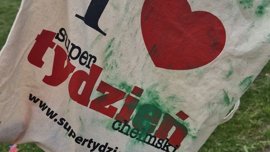 Radosna niedziela! Spotkanie z dinozaurem i Dzień Kolorów w Chełmie [GALERIA ZDJĘĆ]
