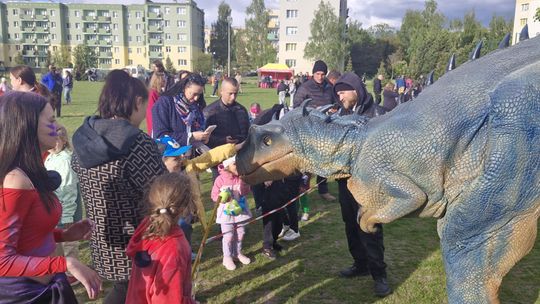 Radosna niedziela! Spotkanie z dinozaurem i Dzień Kolorów w Chełmie [GALERIA ZDJĘĆ]
