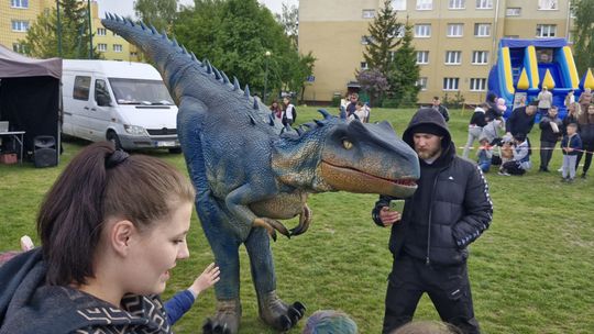 Radosna niedziela! Spotkanie z dinozaurem i Dzień Kolorów w Chełmie [GALERIA ZDJĘĆ]