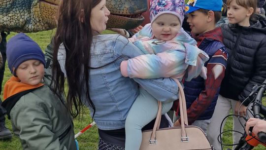 Radosna niedziela! Spotkanie z dinozaurem i Dzień Kolorów w Chełmie [GALERIA ZDJĘĆ]