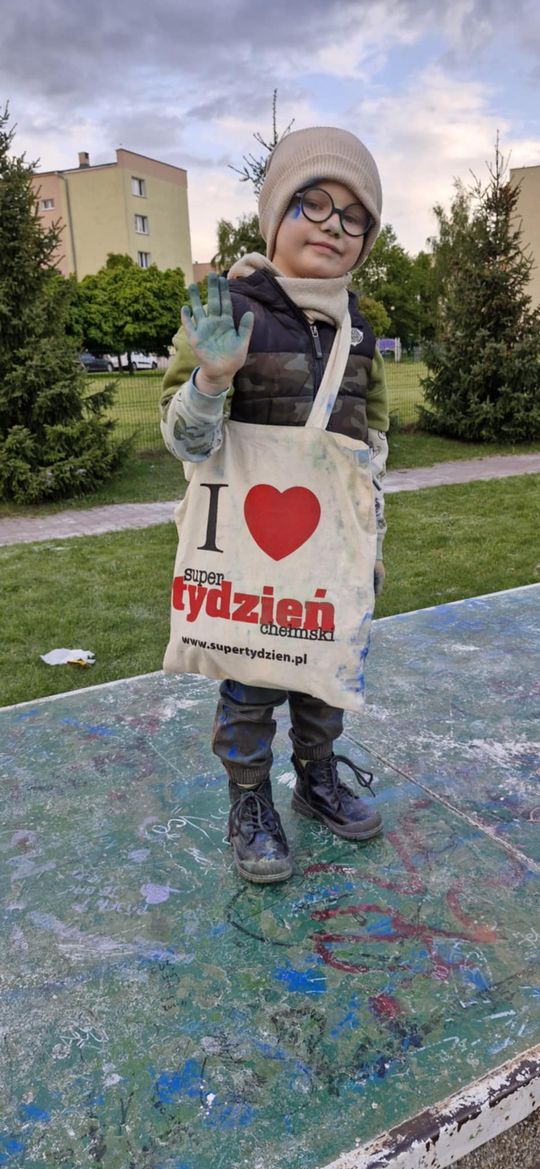 Radosna niedziela! Spotkanie z dinozaurem i Dzień Kolorów w Chełmie [GALERIA ZDJĘĆ]