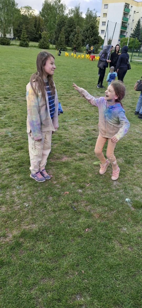 Radosna niedziela! Spotkanie z dinozaurem i Dzień Kolorów w Chełmie [GALERIA ZDJĘĆ]