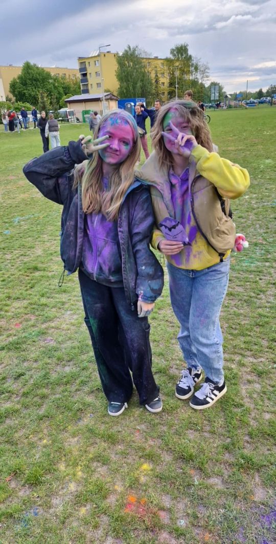 Radosna niedziela! Spotkanie z dinozaurem i Dzień Kolorów w Chełmie [GALERIA ZDJĘĆ]